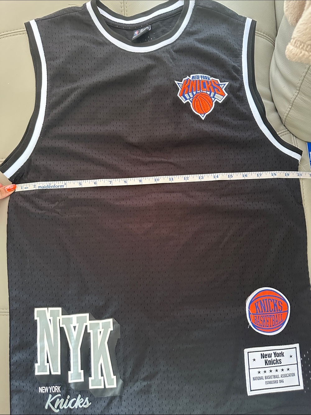 NBA Black New York Knicks Mesh Jersey Tank with White Trim unisex - Picture 5 of 6